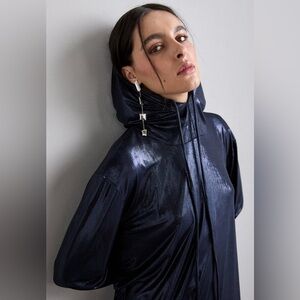 Norma Kamali BOYFRIEND LONG SLEEVE HOODED TOP Fluid Navy Liquid Size Small